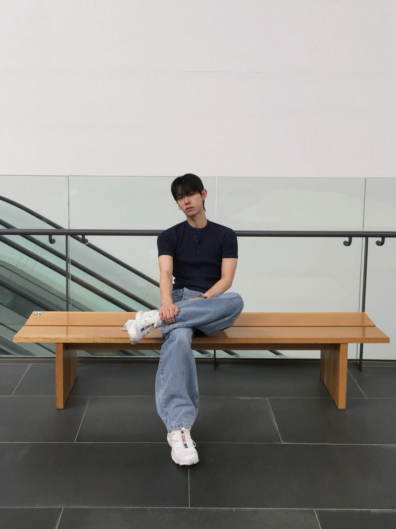 Lef Two-Pocket Curved Denim Pants