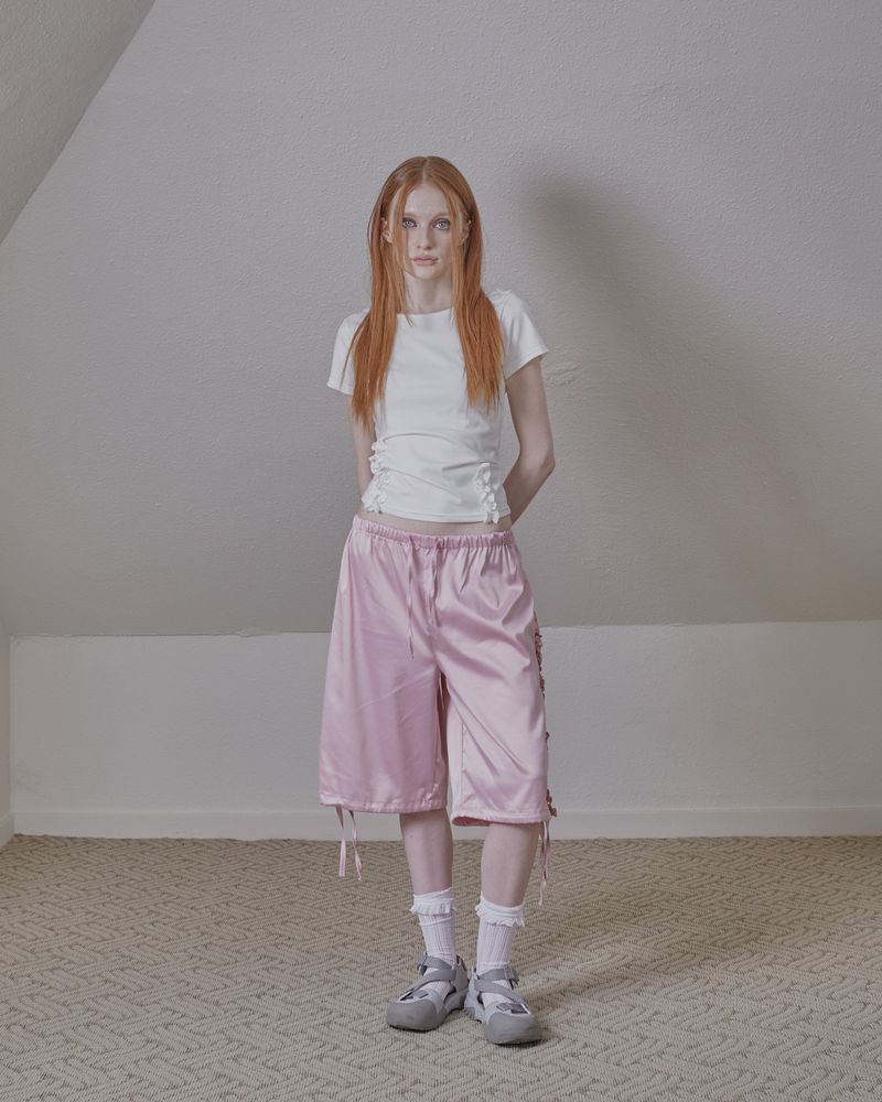 back open ruffle top / white