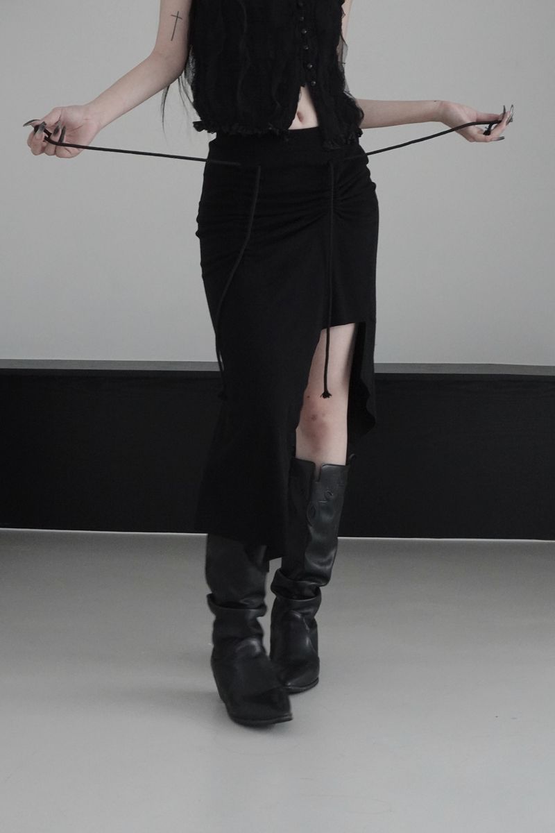 URBAN UNIQUE（アーバンユニーク）の「unbalanced low tunnel skirt (2color)（Skirts）」