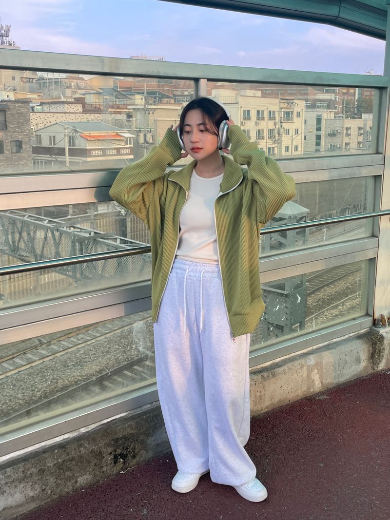 Orly side tuck pants