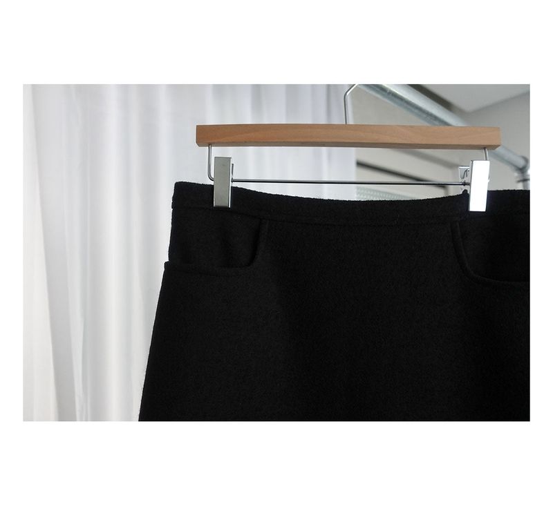 solitude wool skirt (2C)
