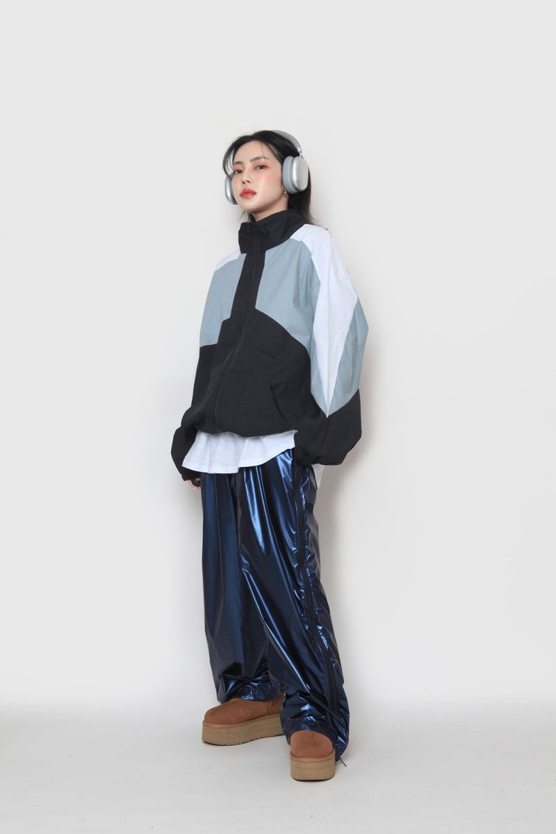 triple-colored zip-up