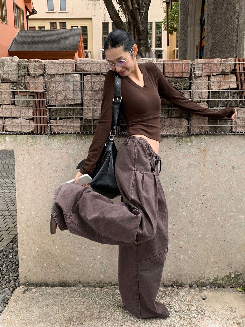Edge curved pin tuck casual pants