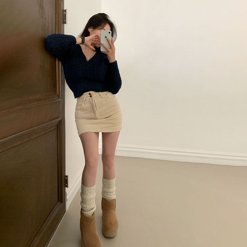 フロムツイストVネッククロップニット
