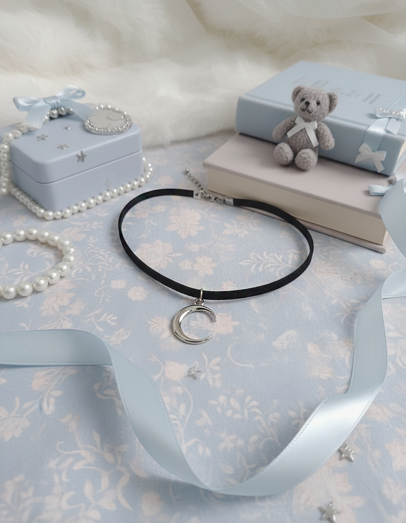 Crescent Moon Choker - Silver Color