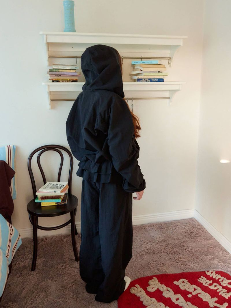 SHIRRING HOODIE WINDBREAKER / BLACK