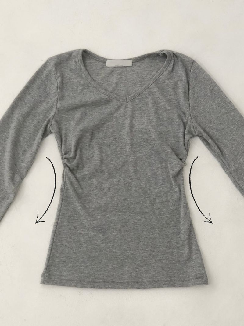 onthenextpage（オンザネクストページ）の「Slim Shirring V-Neck T（Tops）」