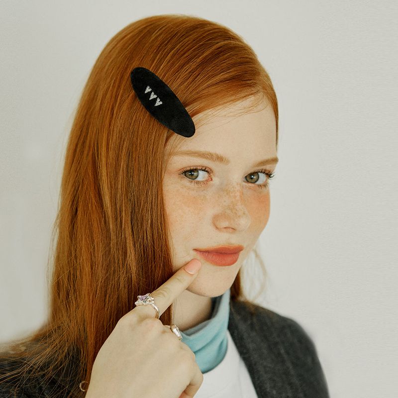 [Single] Logo Velvet Hairpin