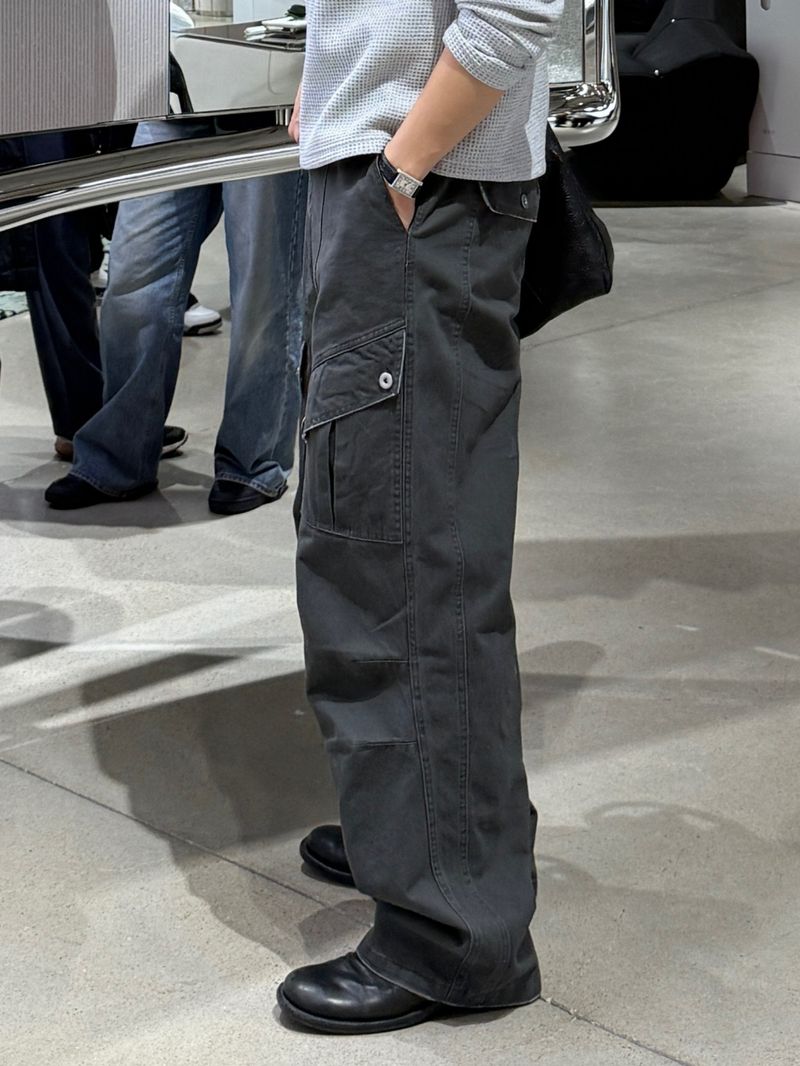 Deep garment pin dying cargo pants