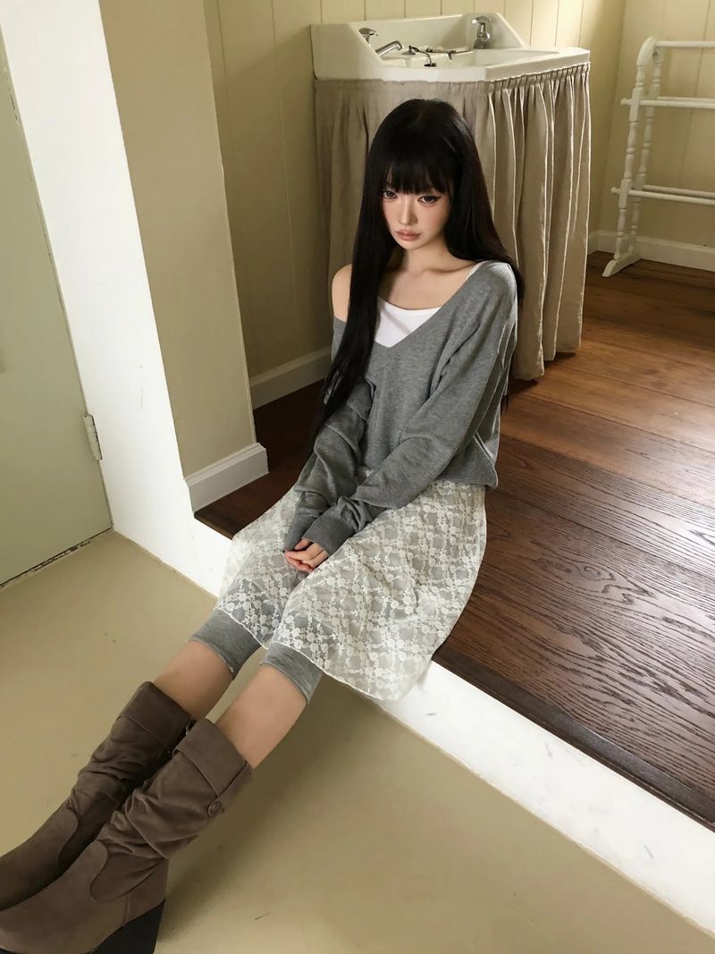 Seul Deep V-Neck Long-Sleeve Knit