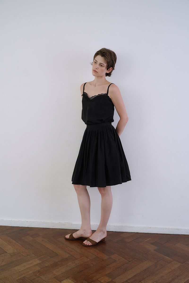 Sleek lace sleeveless_black