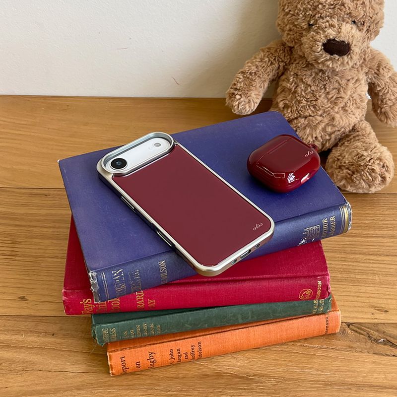 burgundy glossy airpods case