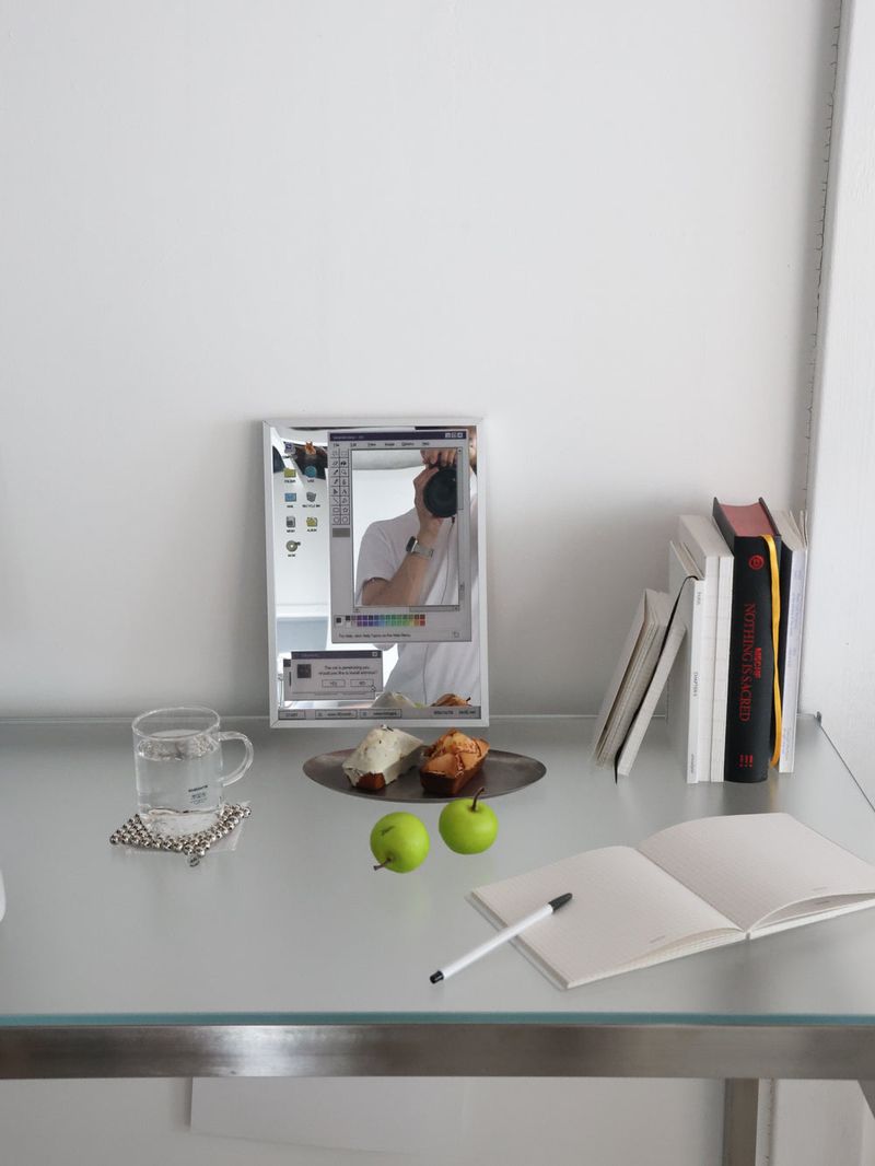 WEB POSTER MIRROR
