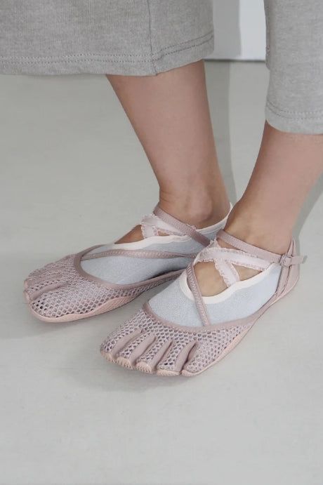 STRAP NON-SLIP TOE SOCKS