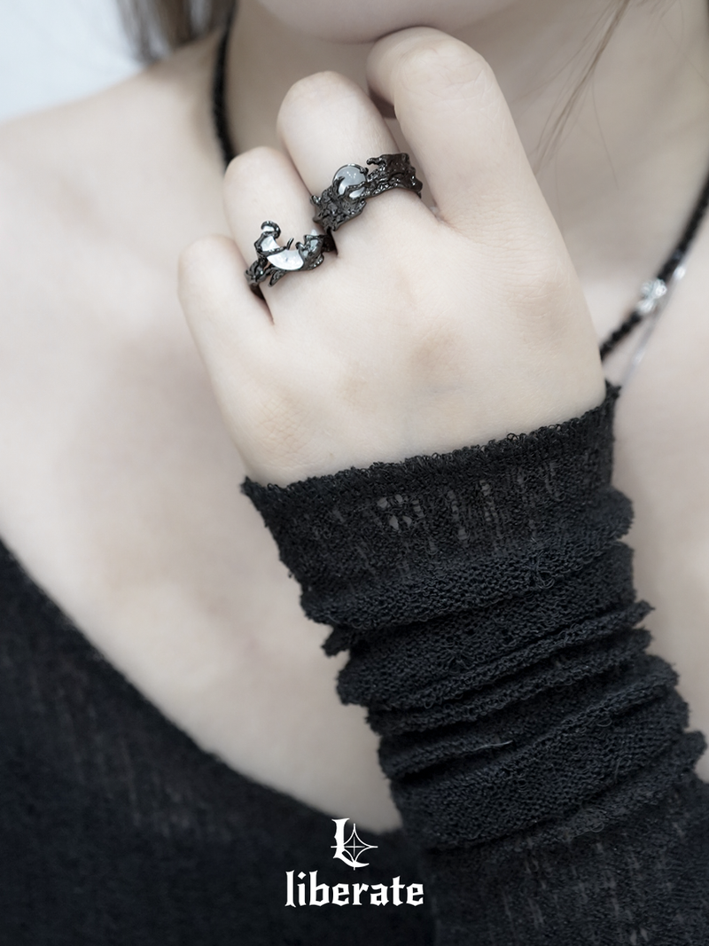 liberate（リベレイト）の「Black Moon Open Ring（Accessories）」