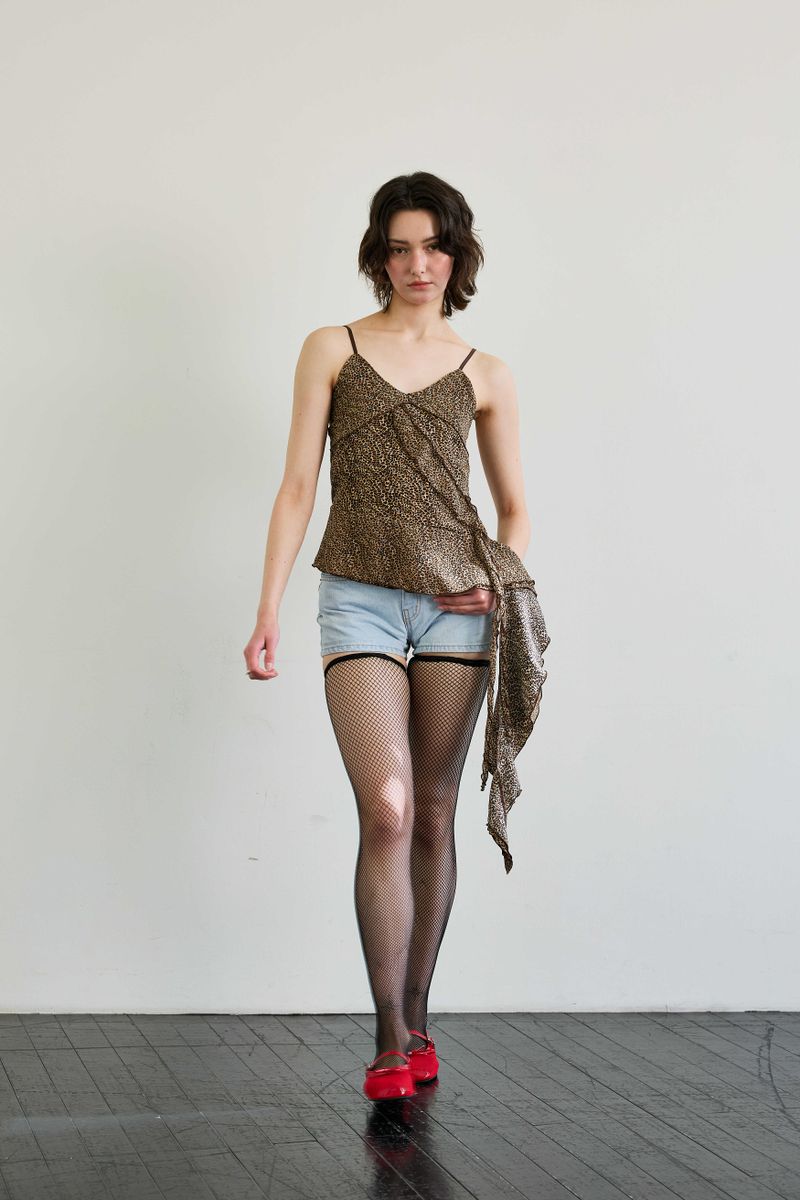 LEOPARD FRILL SLEEVELESS TOP / BROWN
