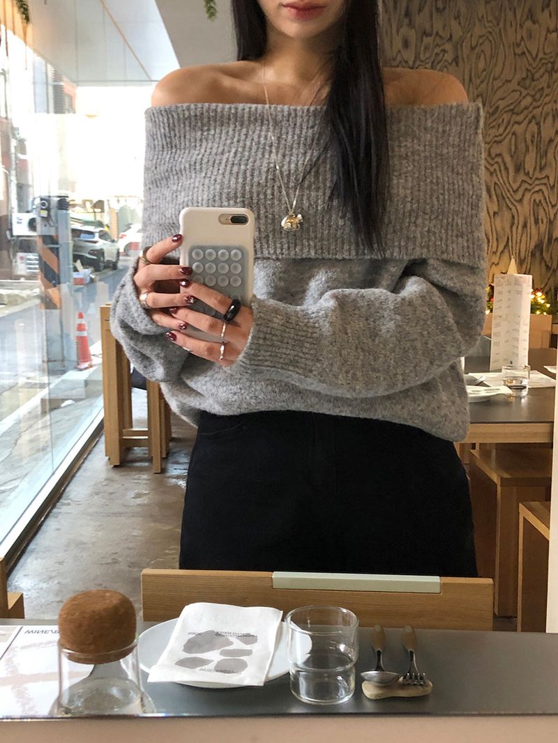 [MADE] Endelin Wool Off-Shoulder Knit