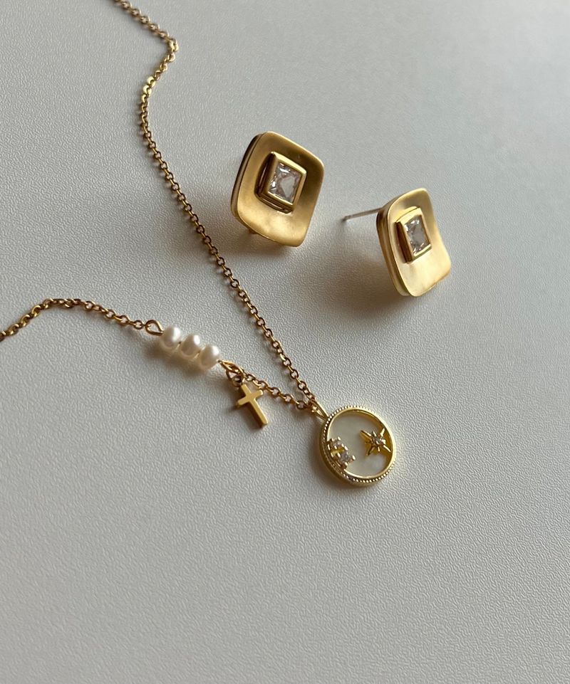 Acer rojo(アセルロジョ)の「stv Moon Star Freshwater Pearl Stainless Steel Coin Layered Long Short Necklace(Accessories)」