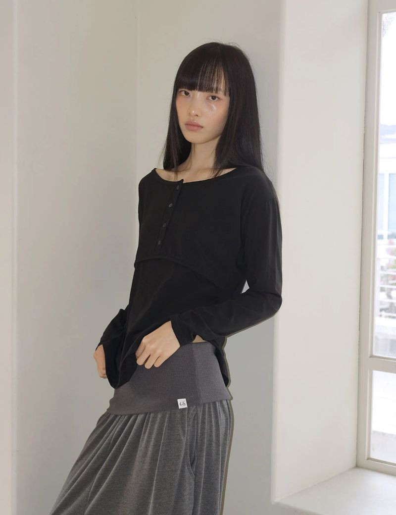 UGLYSHADOW（アグリーシャドウ）の「プラケット リブド ティーシャツ(BLACK)（トップス）」