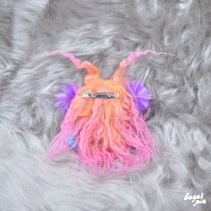 ALIEN PUPPY PIN - Antenna Pie