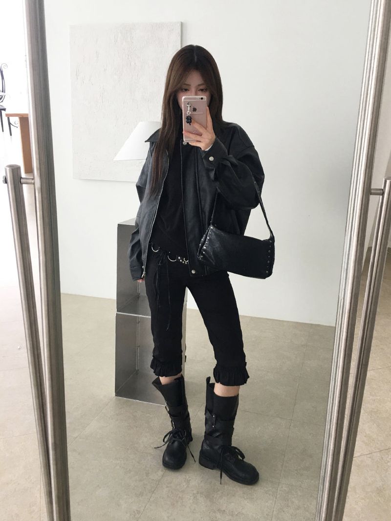 Lace-up half buckle boots