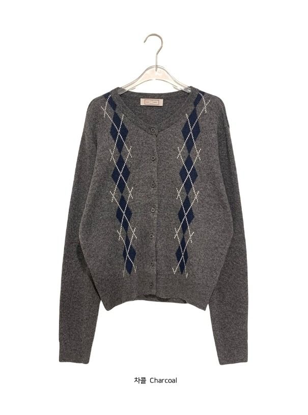 26FW★ [BAONHAUS] Nea Round-Neck Argyle Cardigan