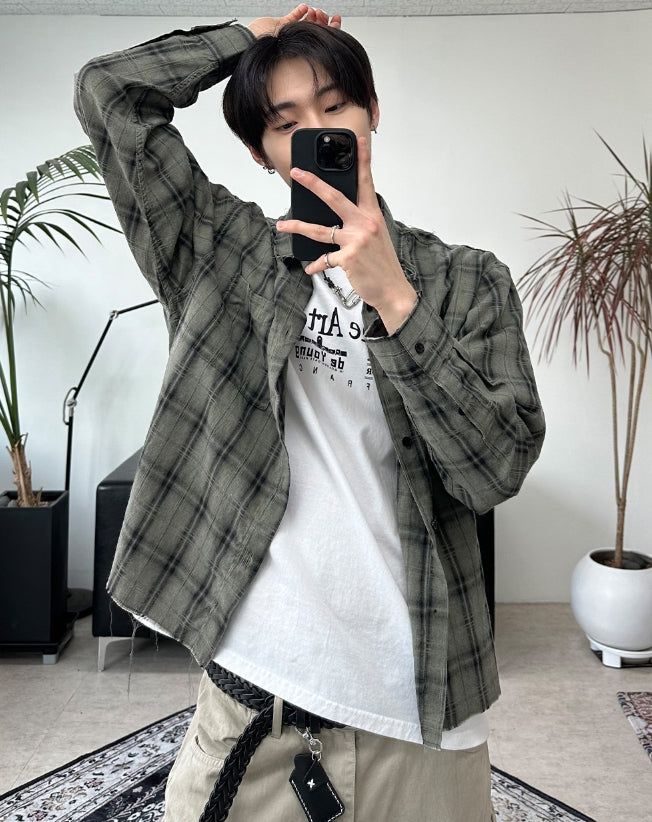 SATIIIZ（サティーズ）の「Kaan Cutting Check Shirt（Tops）」