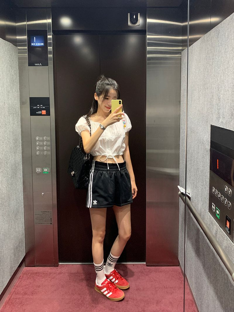 [MADE] CAROT FLOWER PUNCHING CROP BLOUSE
