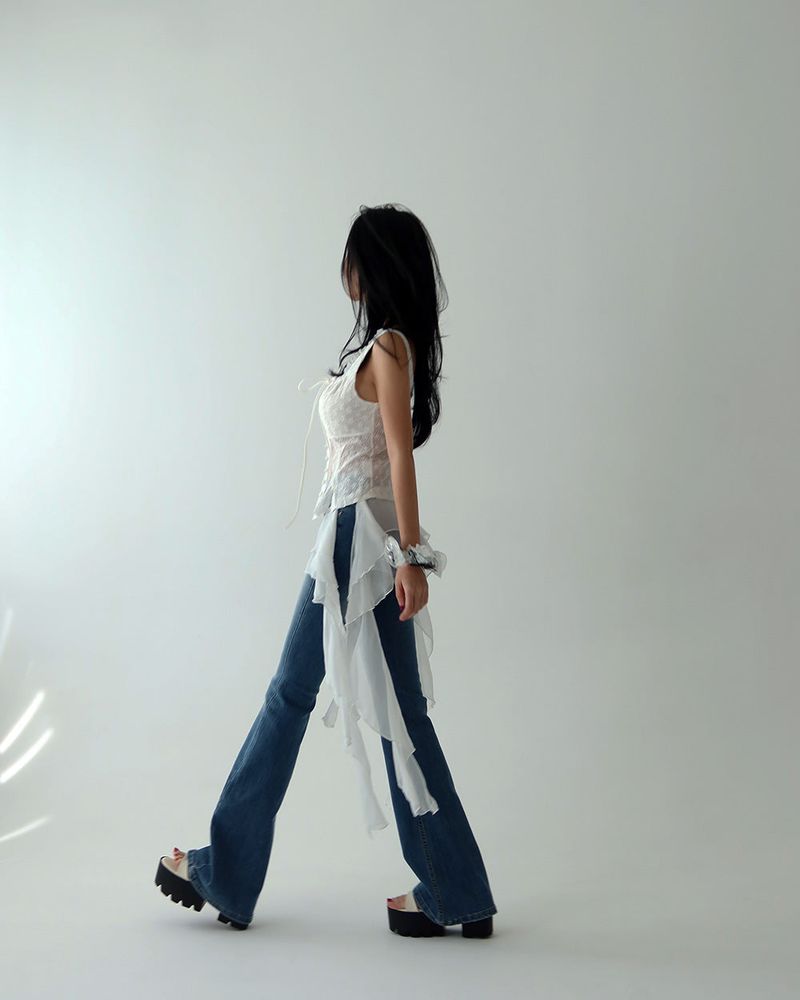 a bean button punching bustier blouse