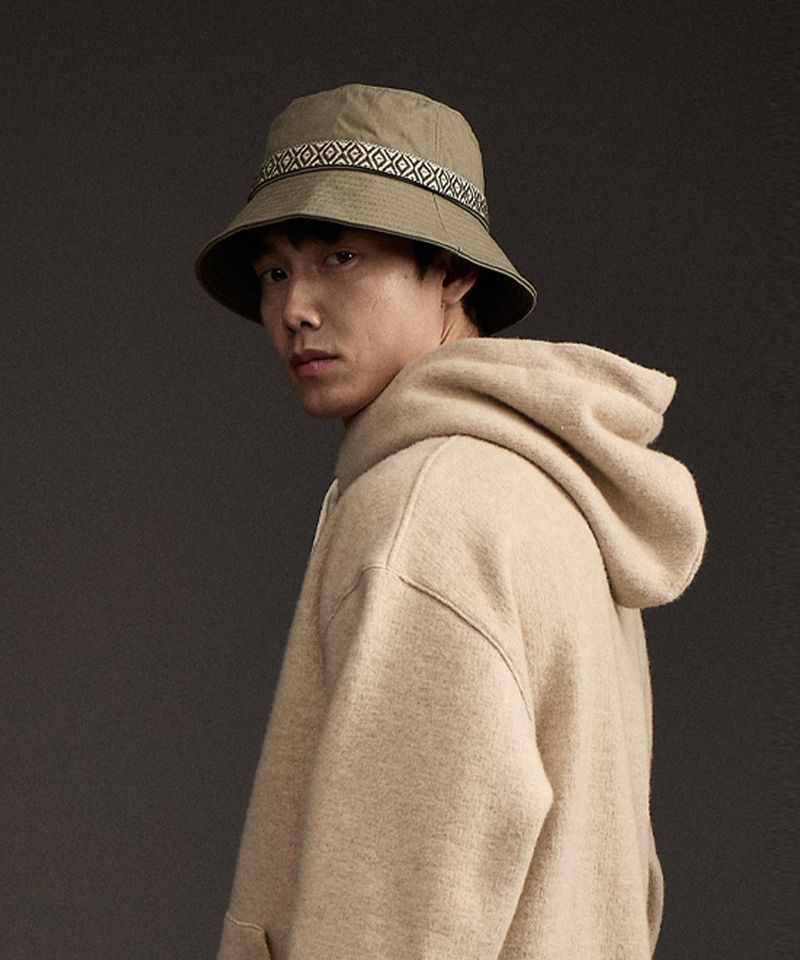 JACQUARD TAPE BUCKET HAT