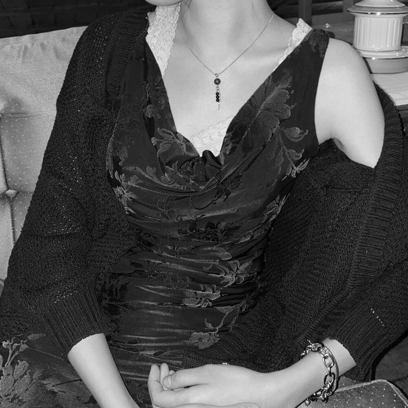 Black dew necklace