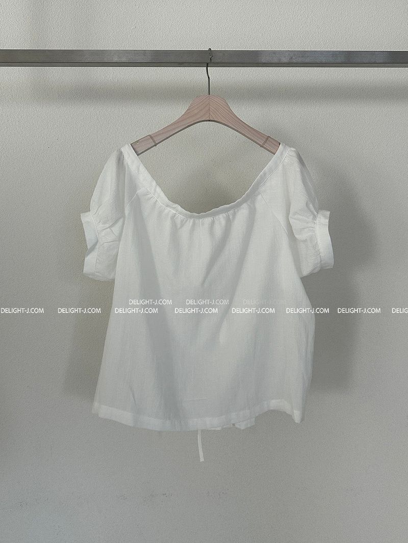 Haku Off-Shoulder Short-Sleeved Blouse