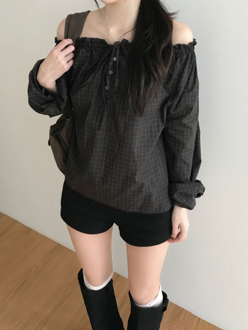 Dear button off-shoulder blouse (2 colors)