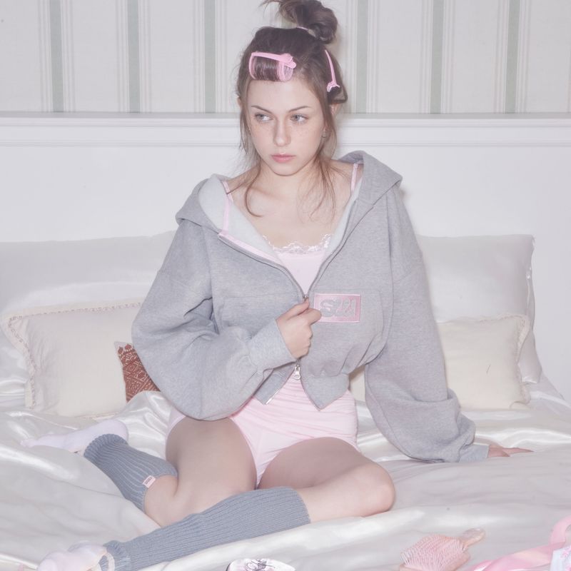 sweatsweet（スウェットスイート）の「SW LOGO CROP ZIP UP HOODIE - GRAY（Tops）」