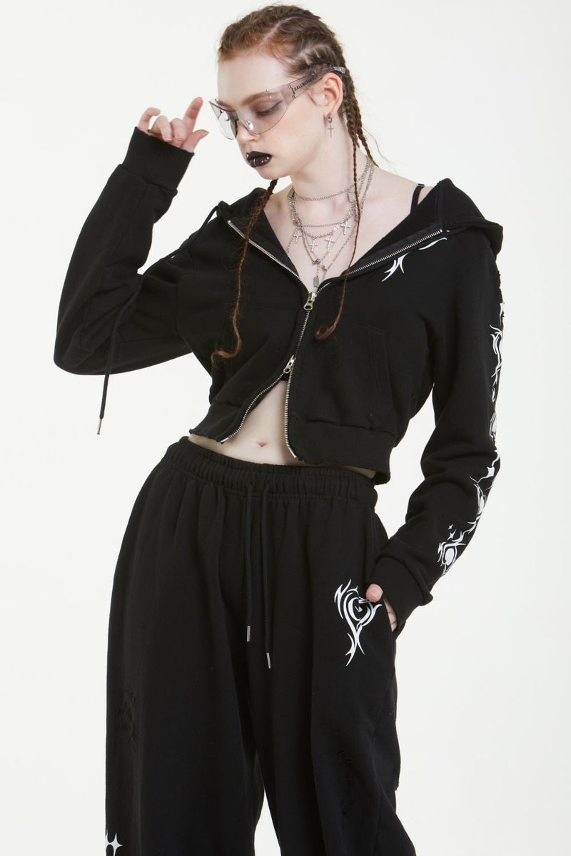 TRIVAL CROPPED HOODY