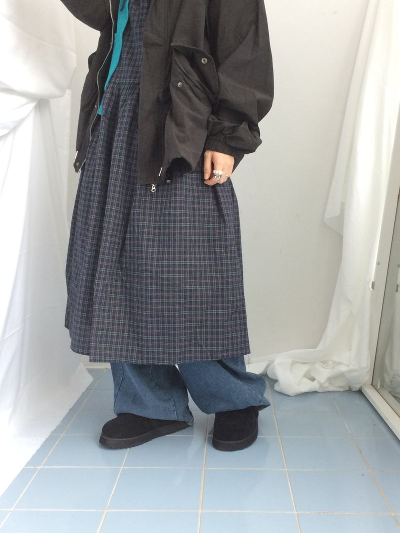 Curved incision balloon pants
