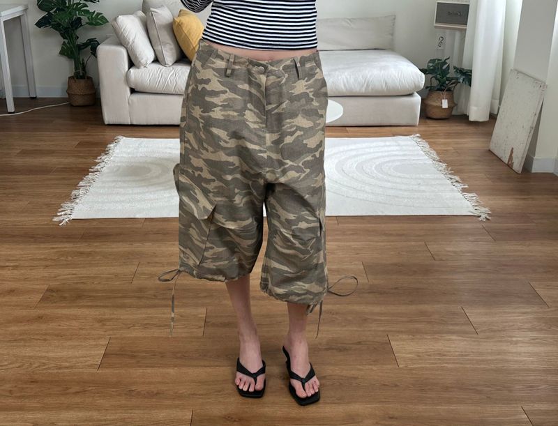 wide cargo bermuda shorts