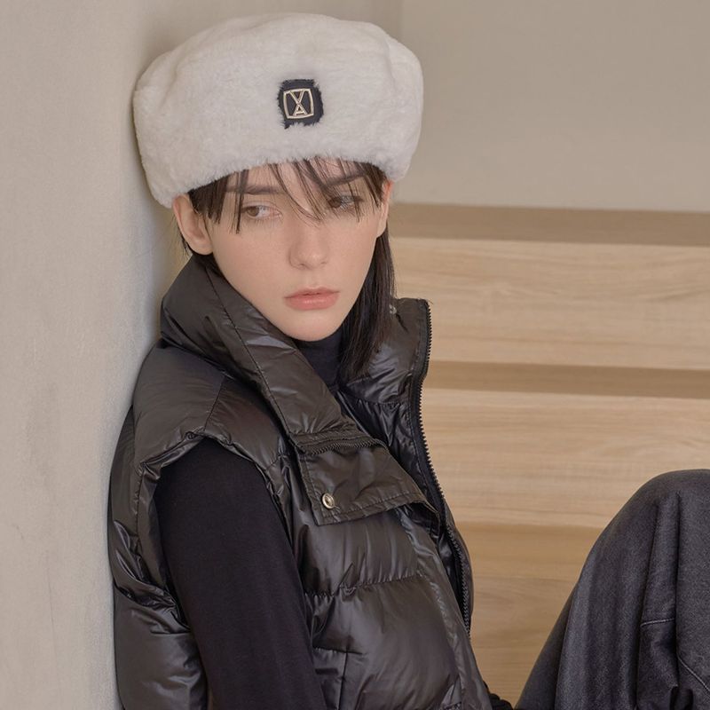 VA Square Stud Fur Beret / Ivory