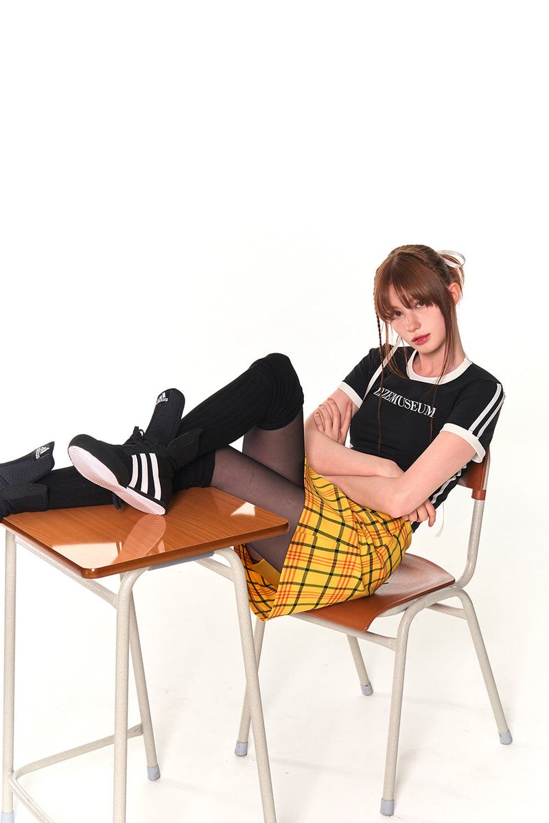 LINGER LINE T-SHIRTS (BLACK)