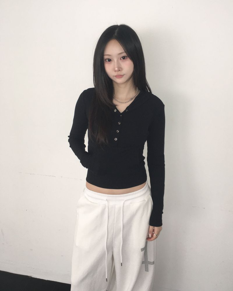 Snap crop hoodie