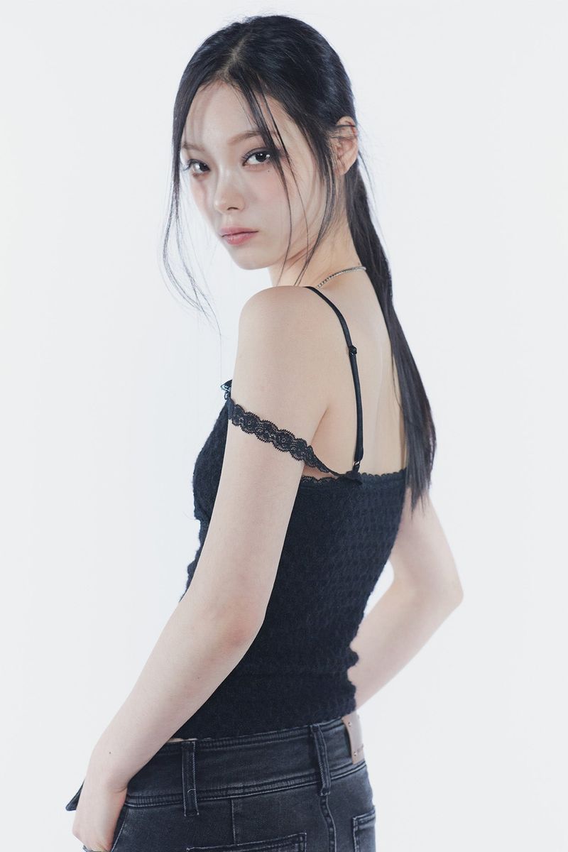 VERA LACE TOP black