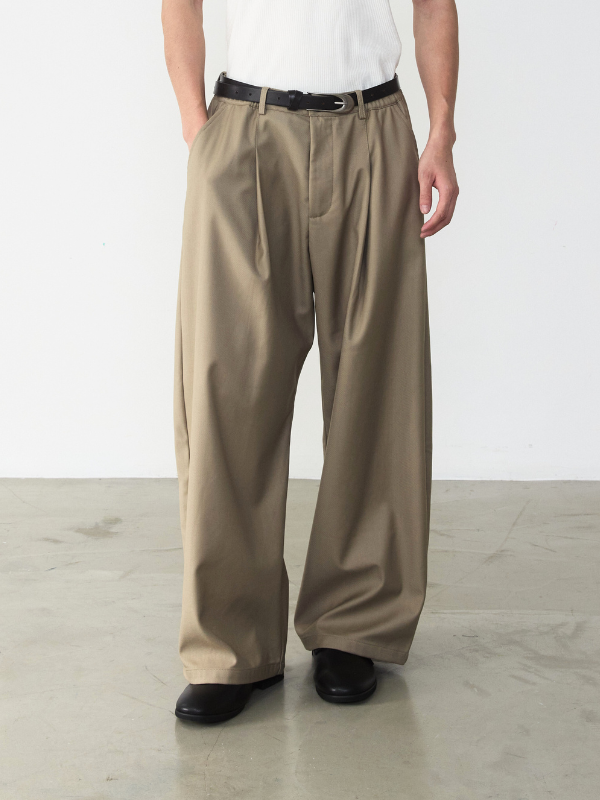 Remesso（レメッソ）の「PT3 3D Barrel-Silhouette Trousers（Pants）」