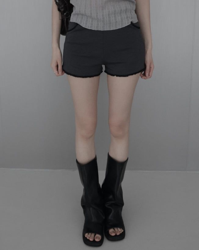 mnem（ムネム）の「Lilin Frill Shorts（Pants）」