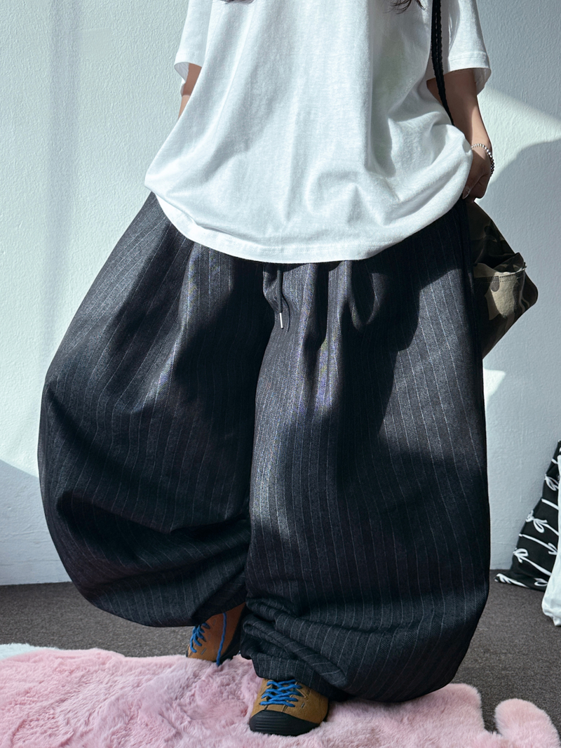 CCORTTI(コルッティ)の「5000 SOLD OUT 🥳 ❤🔥 (STRIPE NON-FADE DENIM VER) ❤🔥 TWO PLEAT BALLOON COTTON PANTS 🖤🩵 - 2 COLORS(Pants)」