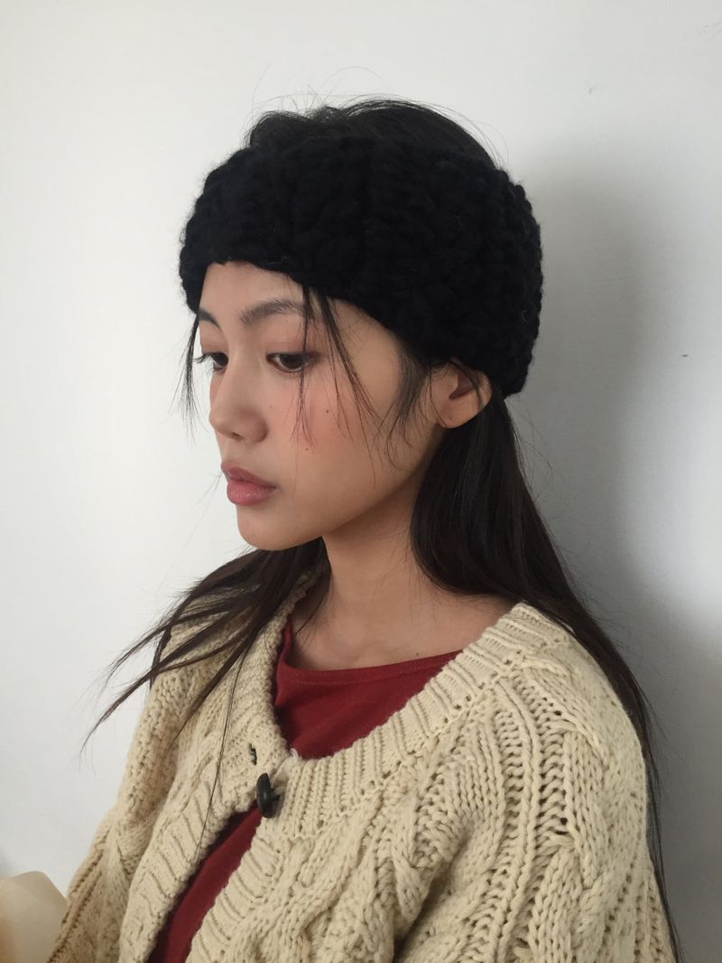 DUGGY（ダギー）の「ブリーデットヘッドバンド(3 Colors)（ヘアアクセサリー）」
