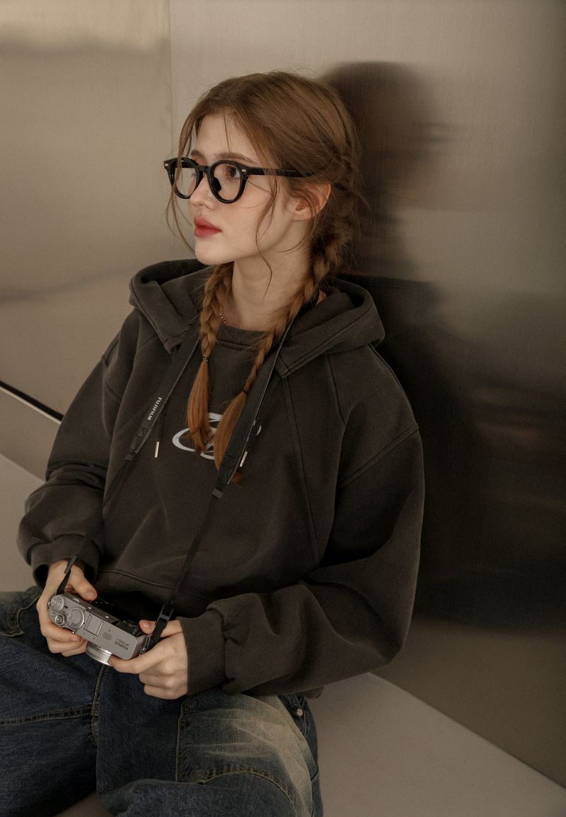 Pigment Line Hooded Sweatshirt