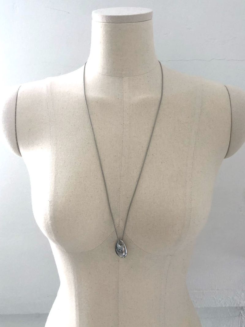 moroi（モロイ）の「ロングストーンネックレス（アクセサリー）」