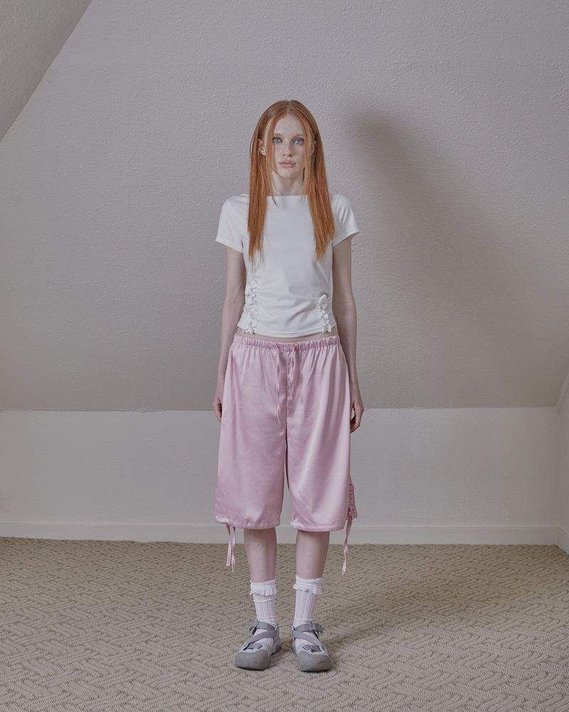 back open ruffle top / white