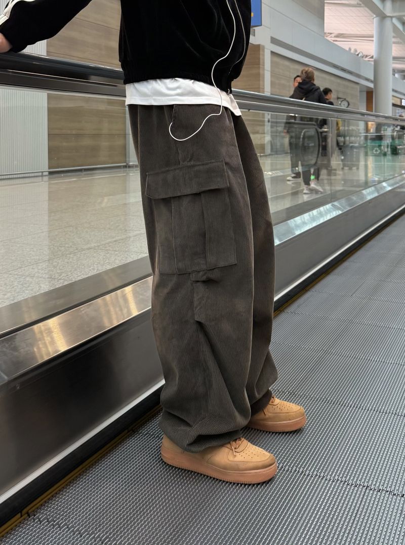 ONEPICK CLOTHES(ワンピッククローズ)の「LOG CORDUROY CARGO PANTS(Pants)」