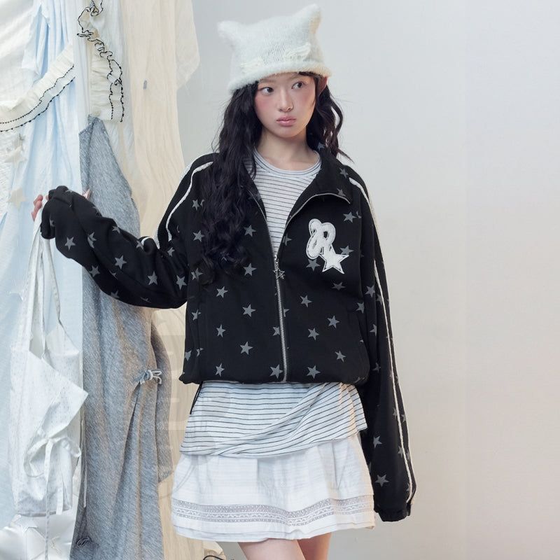 La mode MAQI（ラ モード マキ）の「キッチュ スター プリント レース トリム オーバーサイズ ジップアップ トップ（ジャケット/アウター）」